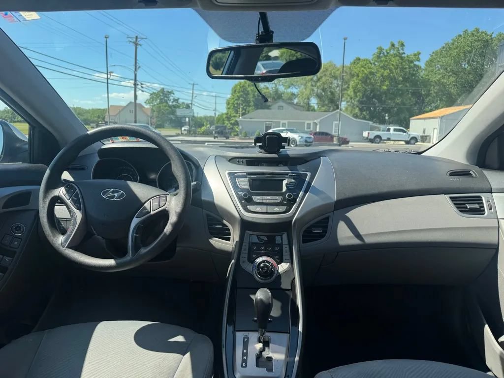 Used 2013 Hyundai Elantra GLS w/ Preferred Pkg FWD image 9