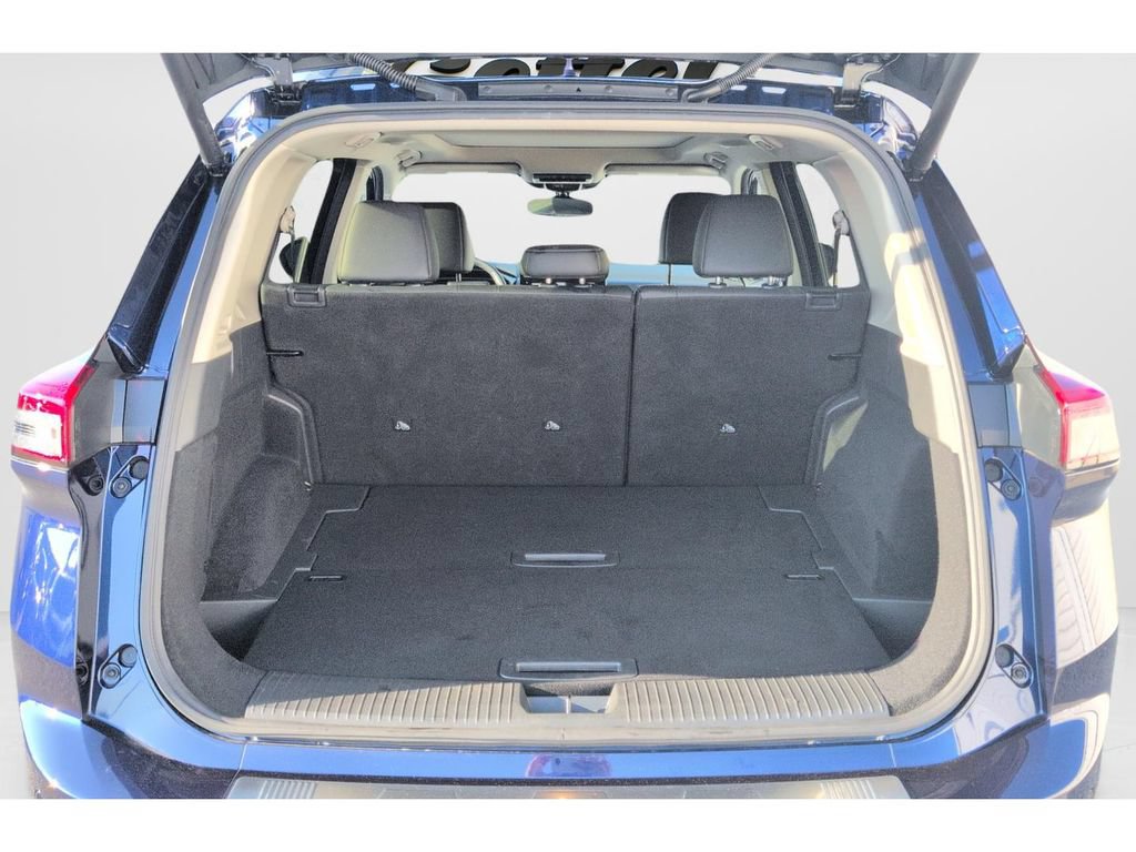 Certified 2025 Nissan Rogue Platinum FWD image 9