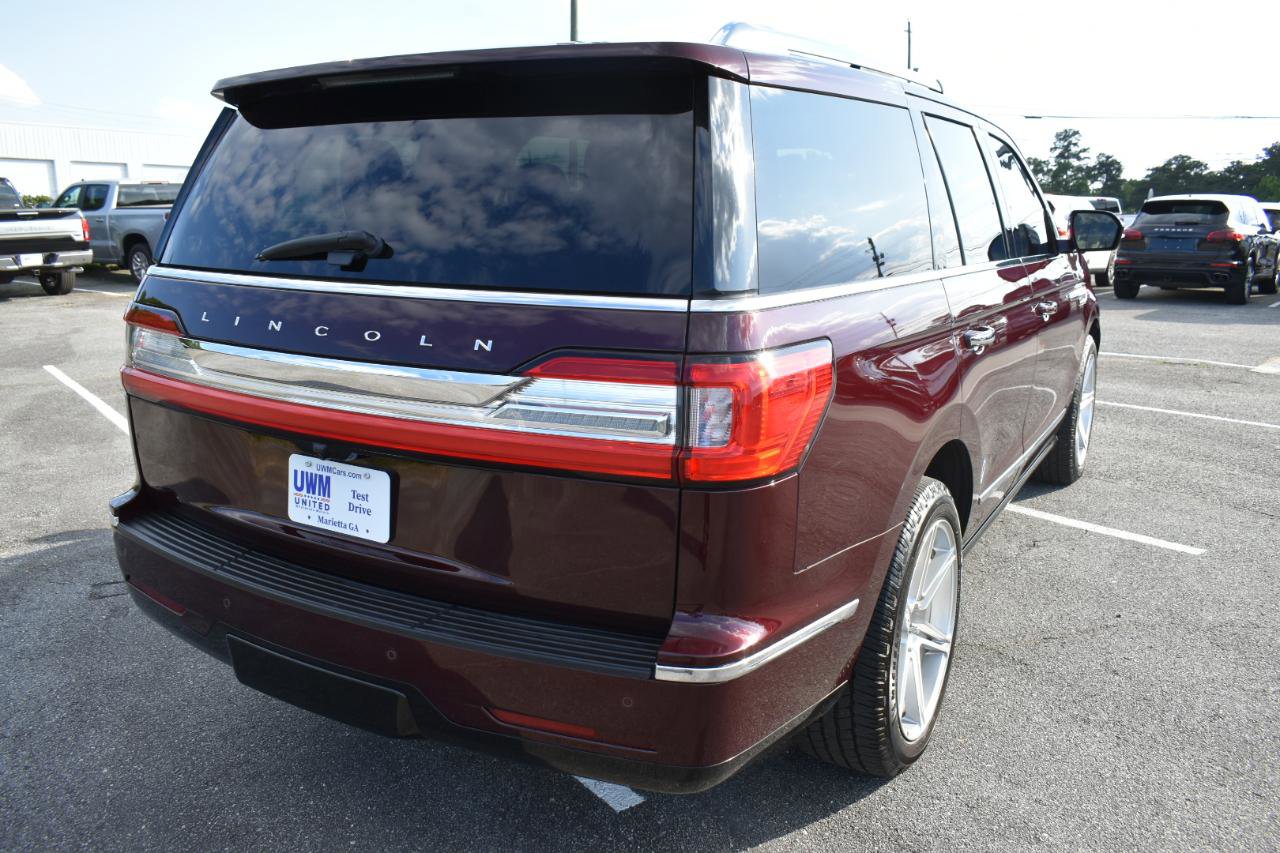 Used 2018 Lincoln Navigator Select RWD image 6