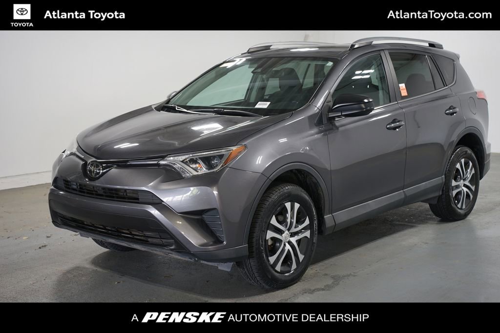 Used 2018 Toyota RAV4 LE FWD image 1