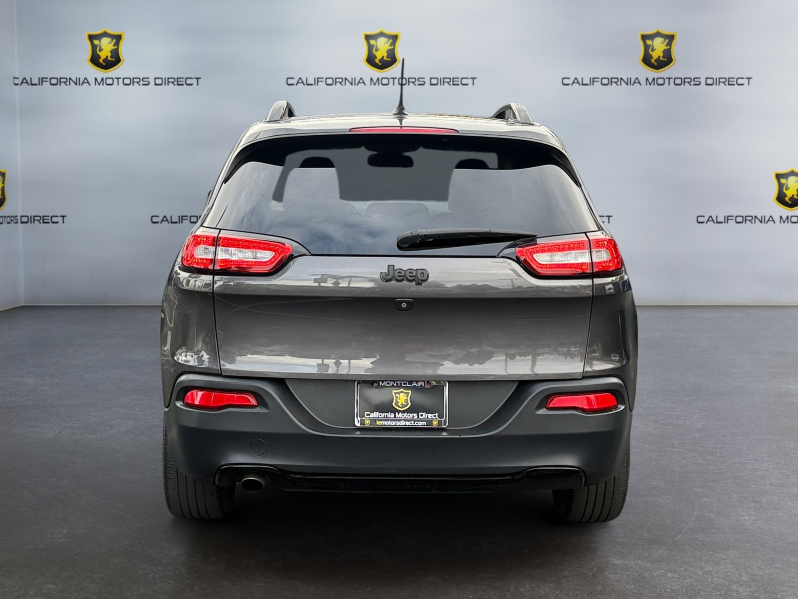 Used 2018 Jeep Cherokee Latitude w/ Altitude Package image 4