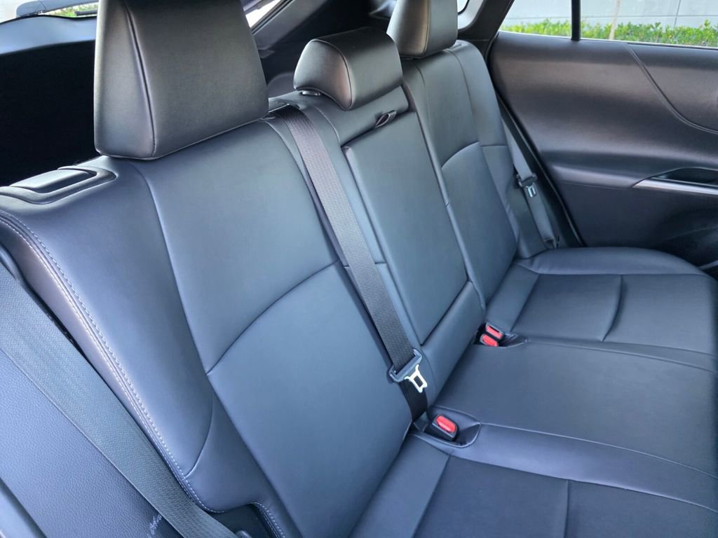 Used 2022 Toyota Venza XLE image 31