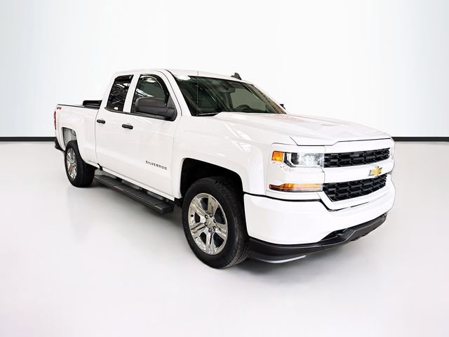 Used 2019 Chevrolet Silverado 1500 Custom w/ Custom Convenience Package image 3