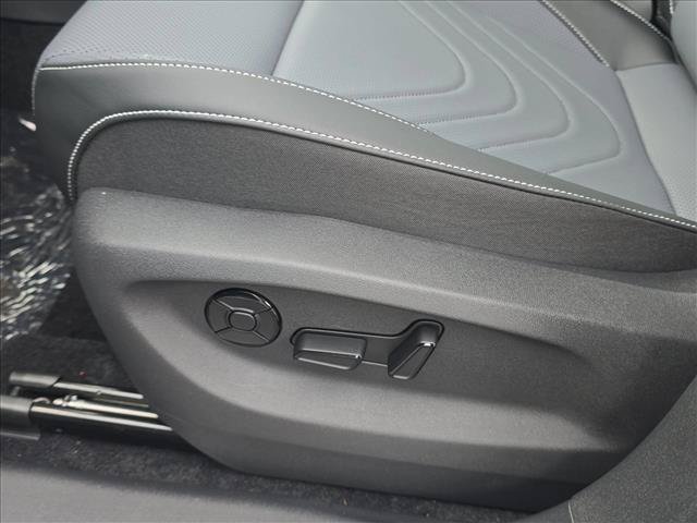 Used 2026 Volkswagen Tiguan SE AWD/4WD image 6