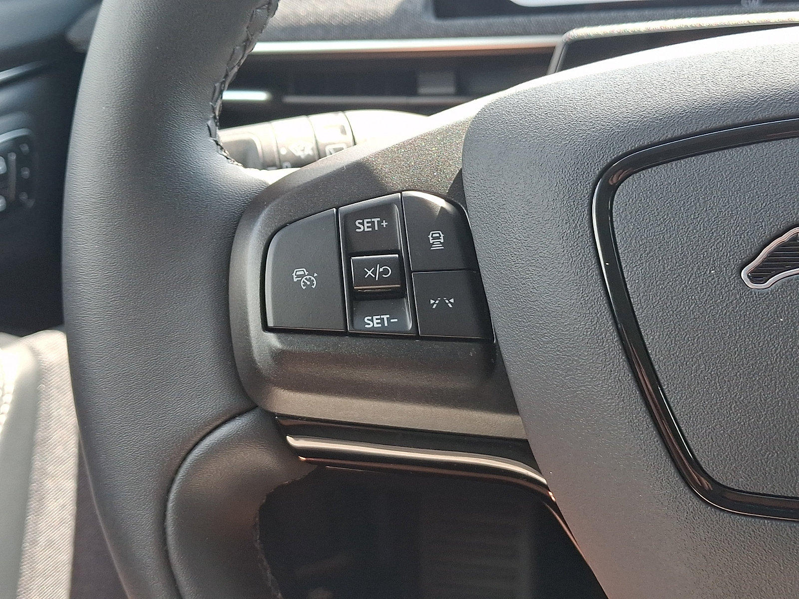 Used 2025 Ford Mustang Mach-E Premium AWD/4WD image 22