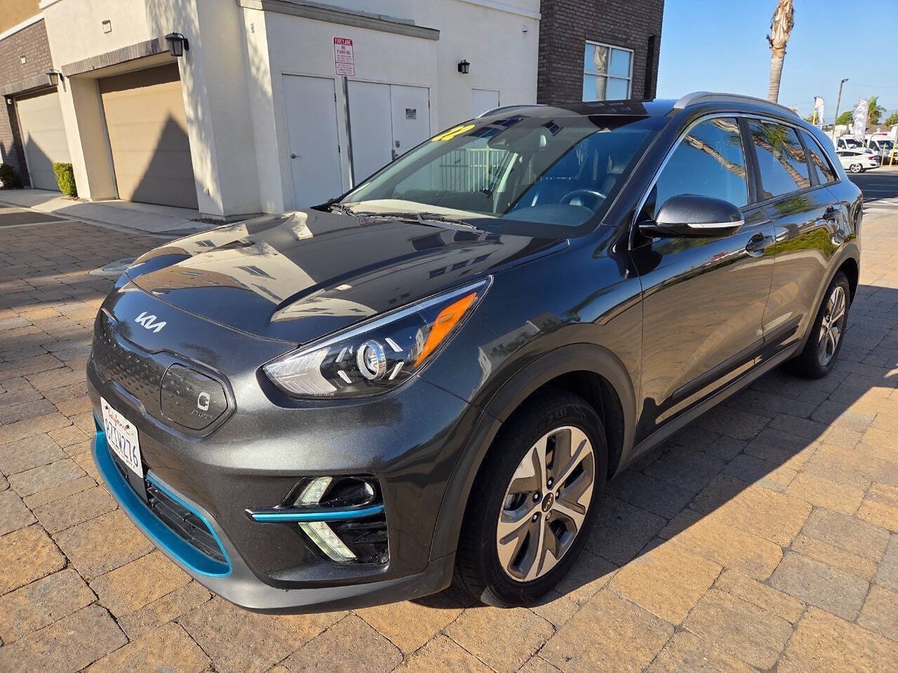 Used 2022 Kia Niro EX Premium FWD image 3