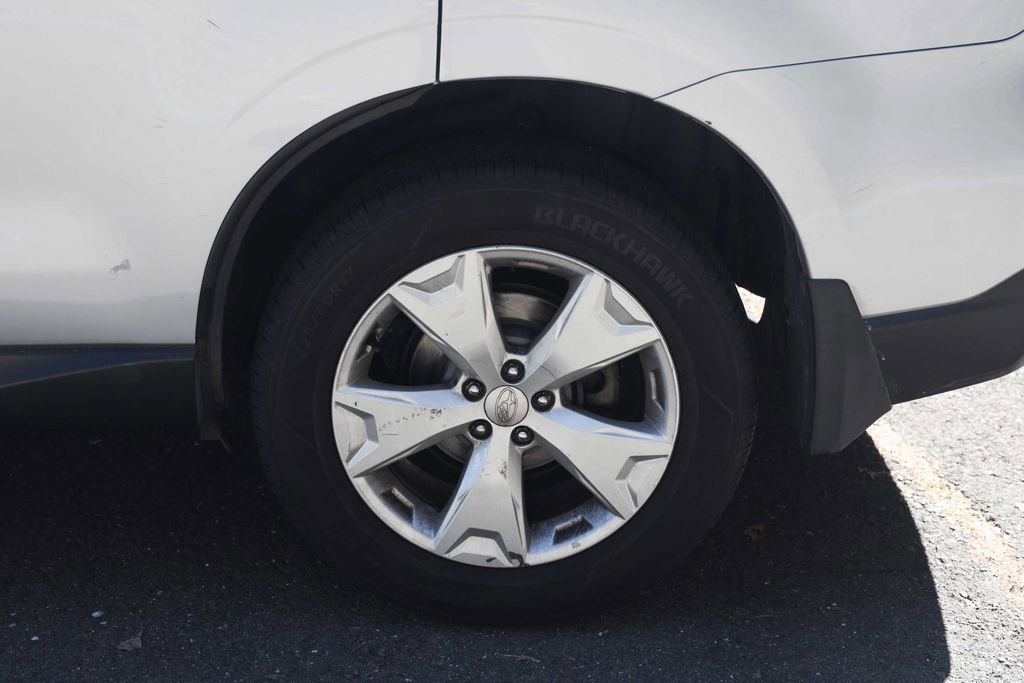 Used 2015 Subaru Forester 2.5i Premium w/ All-Weather Package AWD/4WD image 11