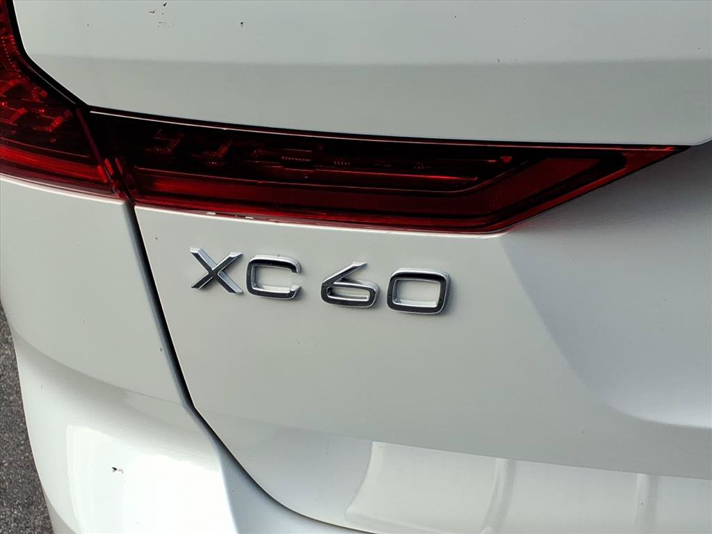 New 2026 Volvo XC60 B5 Plus w/ Protection Package Premier AWD/4WD image 5