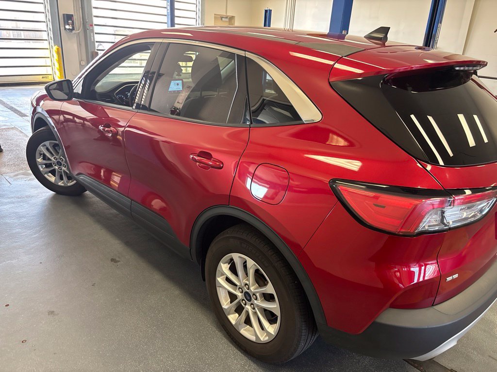 Used 2022 Ford Escape SE w/ Cold Weather Package FWD image 7