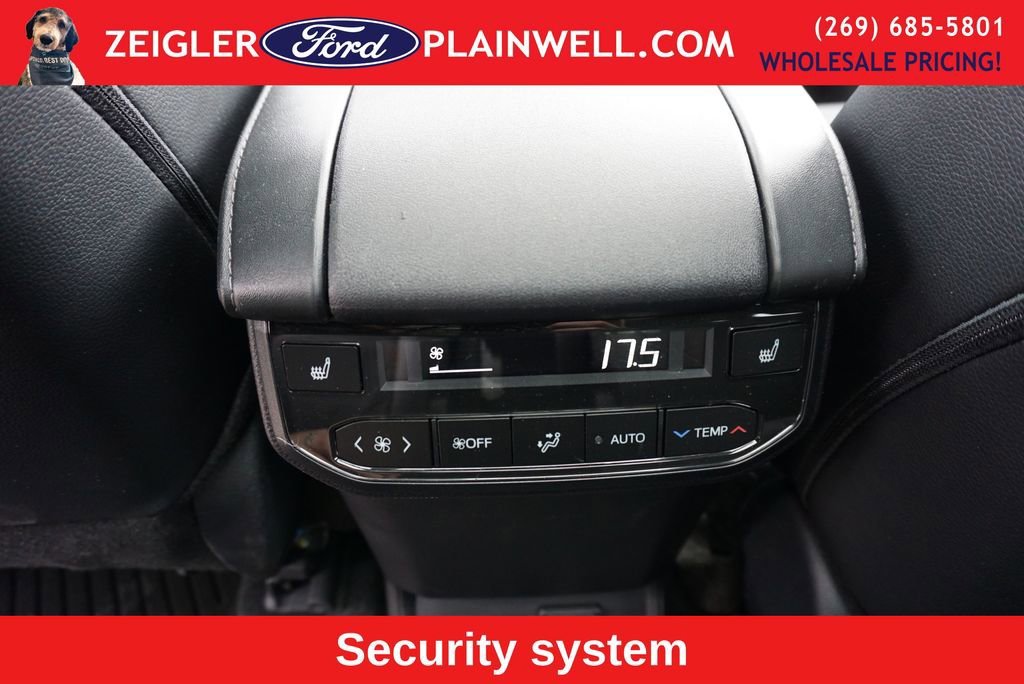 Used 2025 Toyota Highlander Platinum image 14