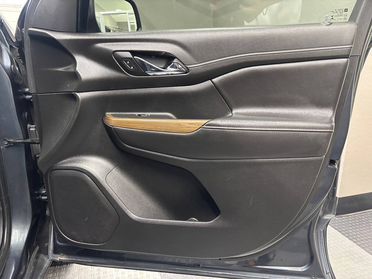 Used 2019 GMC Acadia SLE w/ LPO, Floor Liner Package FWD image 25