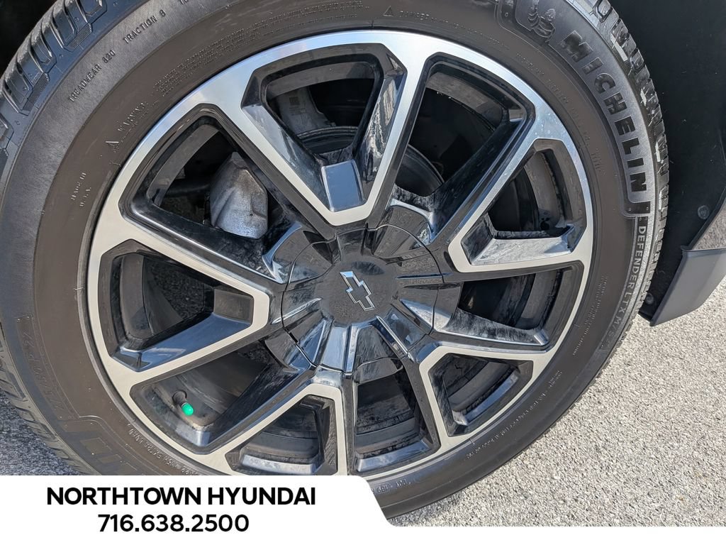 Used 2022 Chevrolet Tahoe RST w/ Luxury Package AWD/4WD image 45