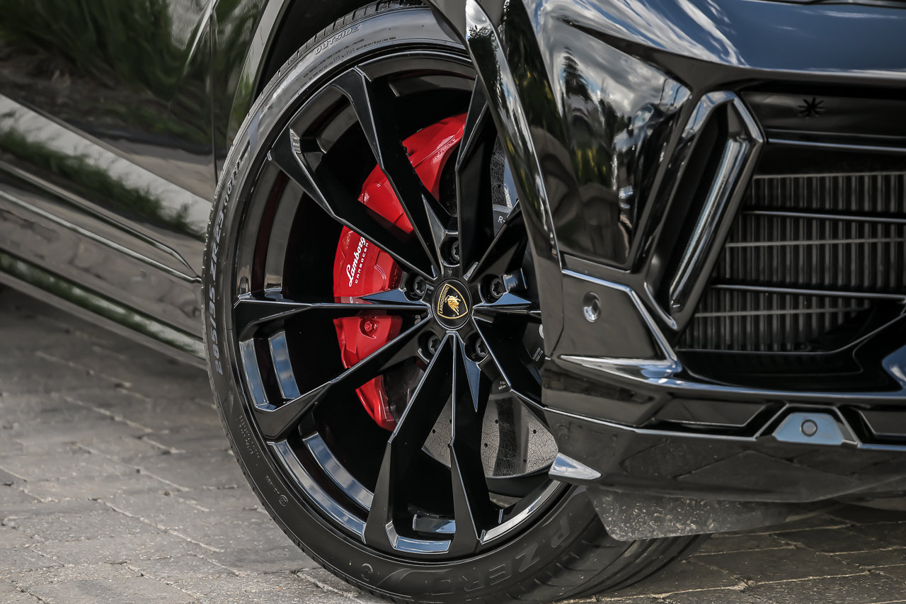 Used 2024 Lamborghini Urus S AWD/4WD image 3