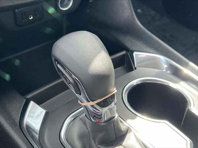 Used 2021 Chevrolet Traverse LT image 34