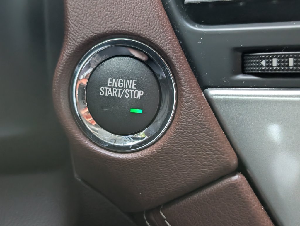 Used 2018 Chevrolet Tahoe Premier AWD/4WD image 35