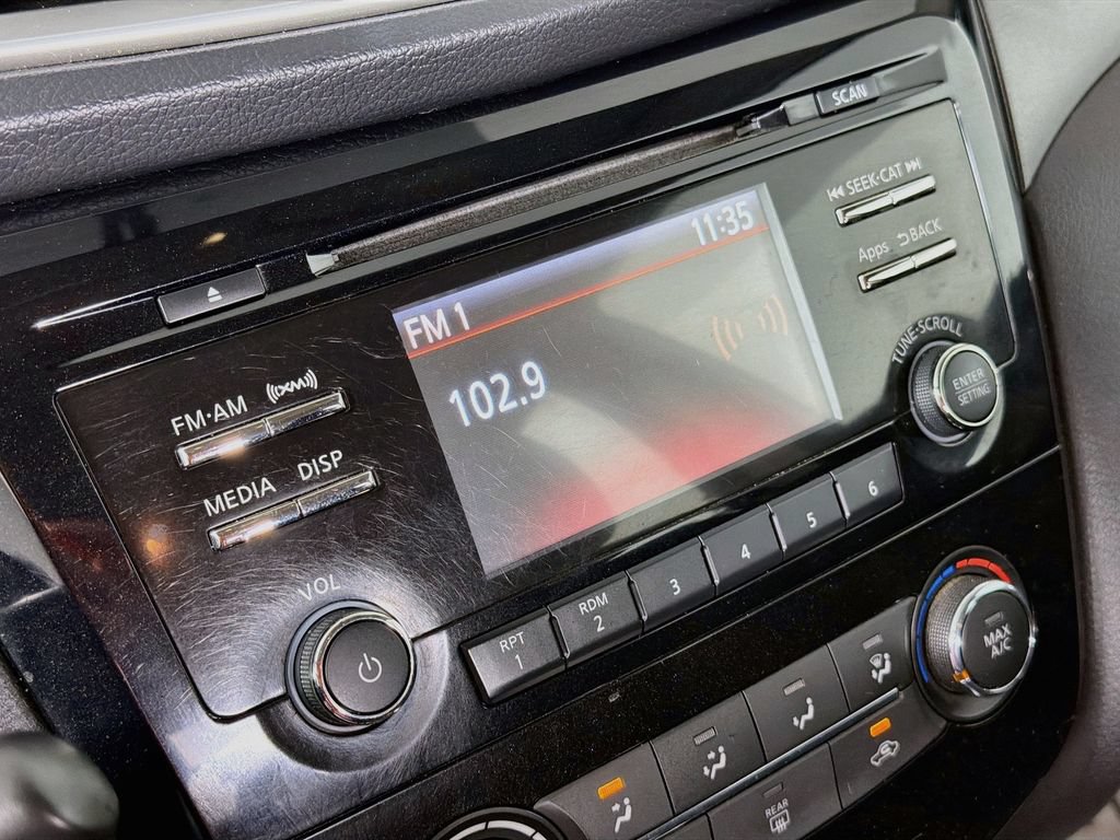 Used 2016 Nissan Rogue S FWD image 14