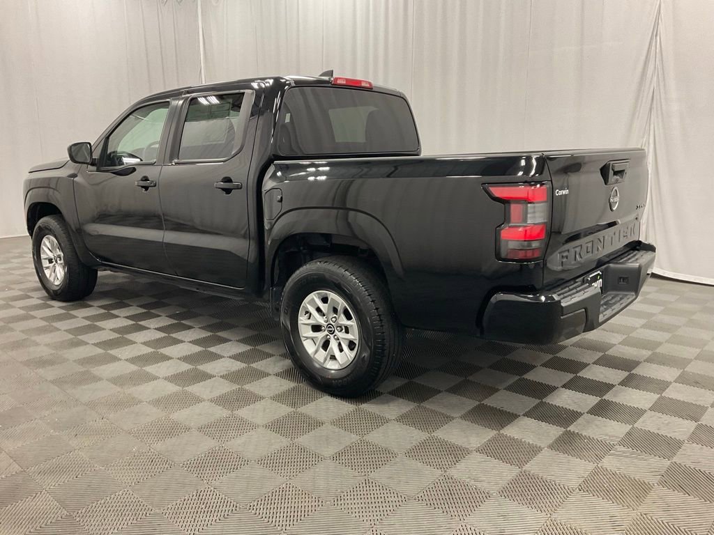 Used 2024 Nissan Frontier SV image 8