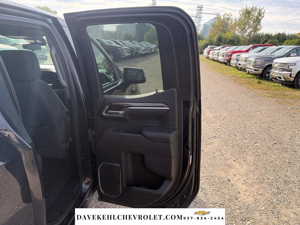 Used 2022 Chevrolet Silverado 1500 LT AWD/4WD image 22