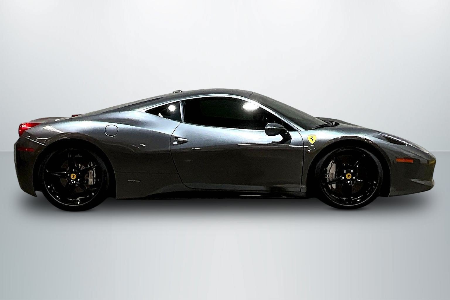 Used 2015 Ferrari 458 Italia Coupe RWD image 4