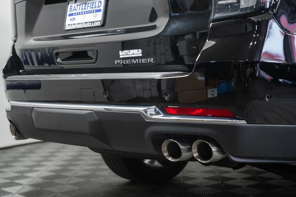 Used 2026 Chevrolet Suburban Premier image 8