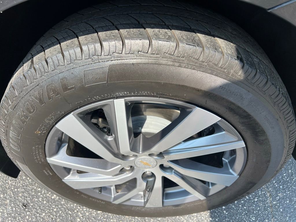 Used 2024 Chevrolet Equinox Premier FWD image 37