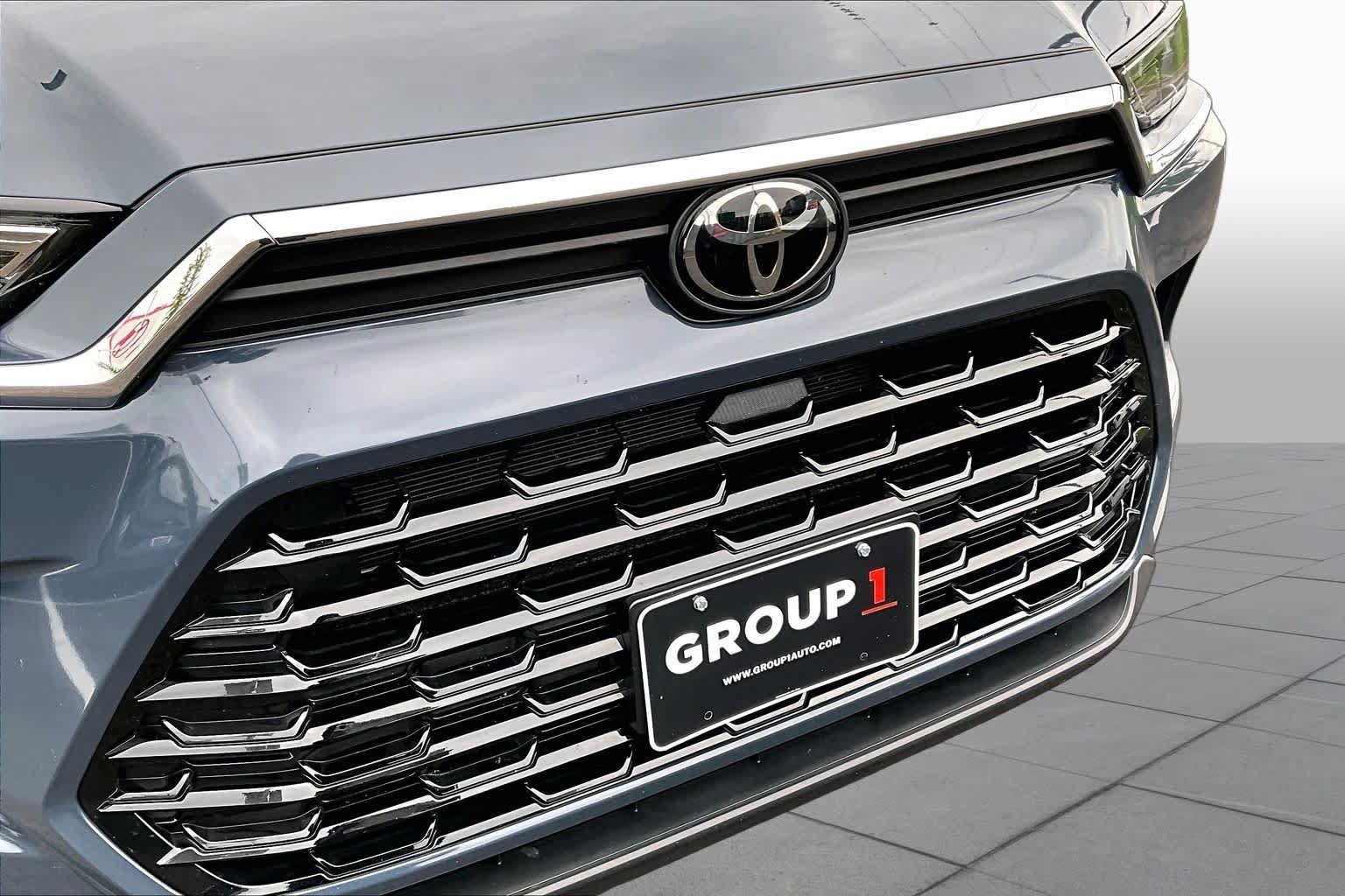 Used 2025 Toyota Grand Highlander AWD image 30