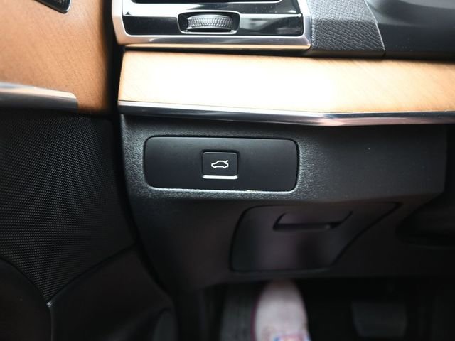 Used 2024 Volvo XC90 B5 Plus w/ Protection Package Premier image 28