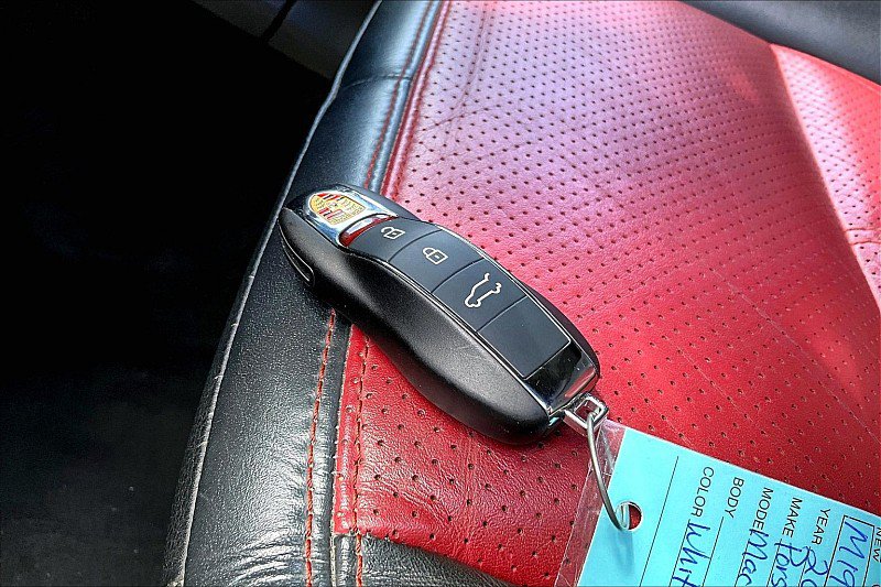Used 2019 Porsche Macan S AWD/4WD image 8