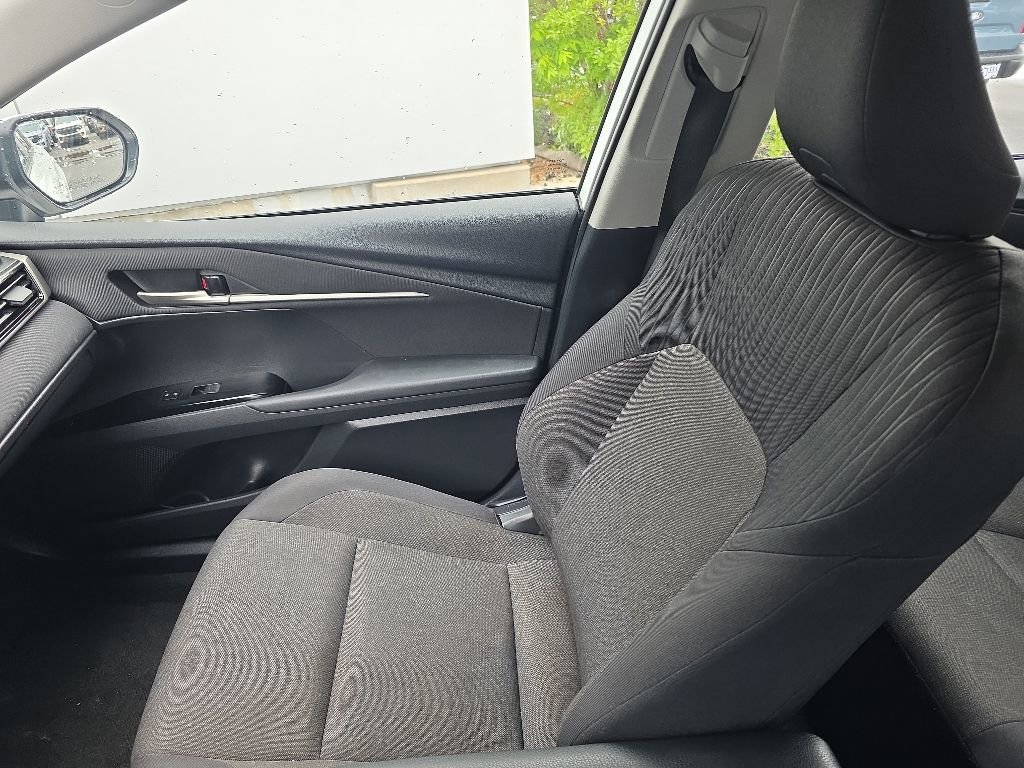Used 2025 Toyota Camry LE FWD image 29