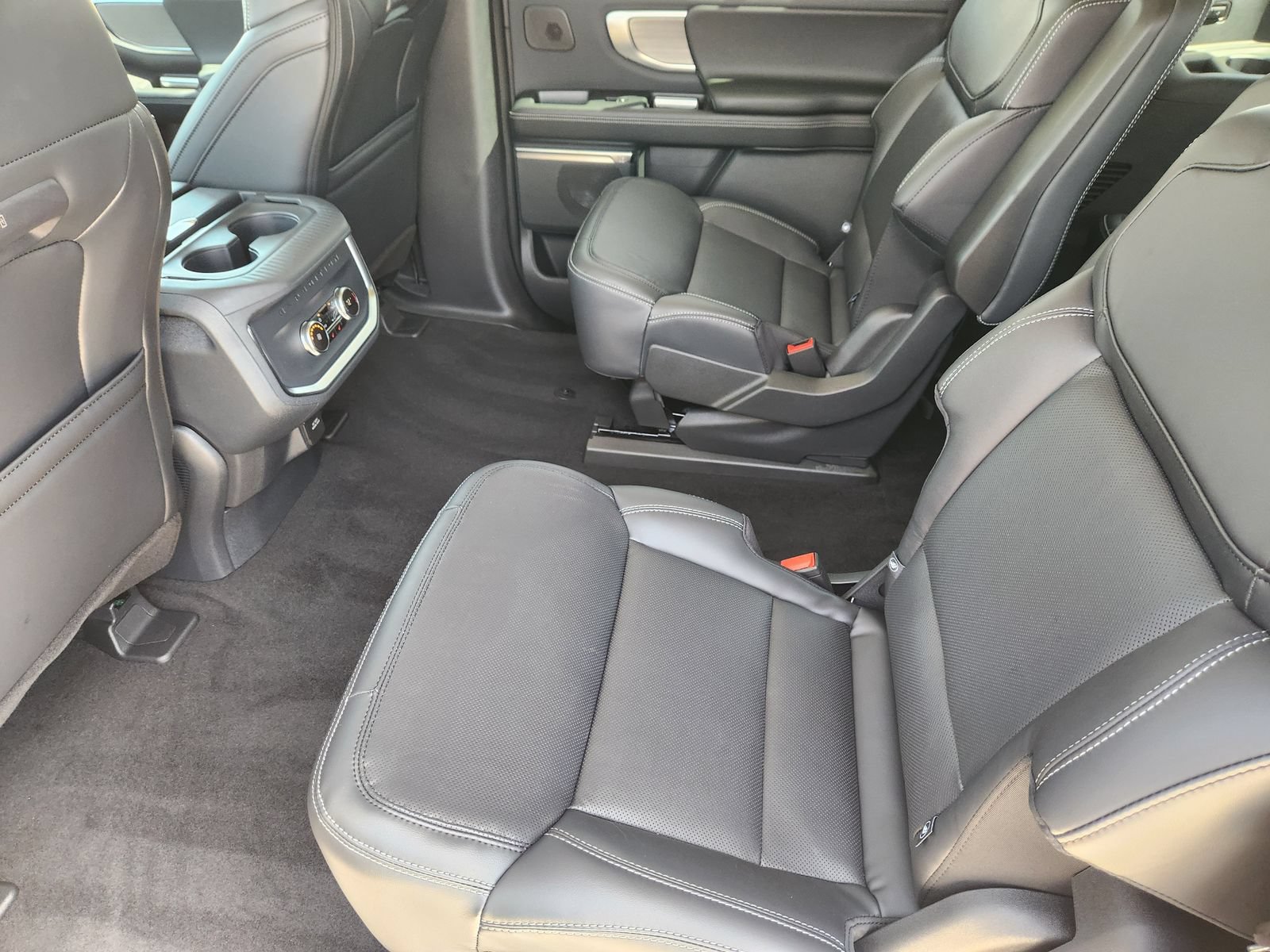 New 2027 Ford Expedition Max Platinum w/ Driver's Package RWD image 26