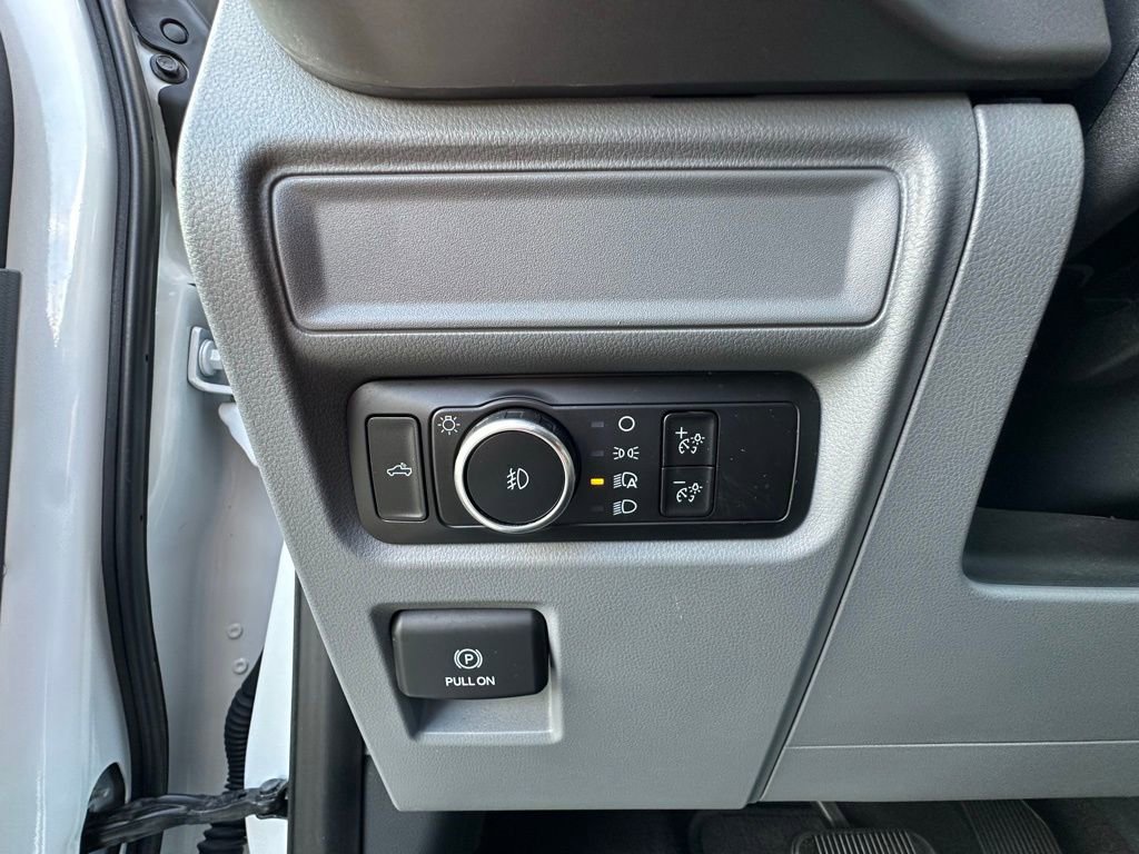 Used 2024 Ford F150 XLT AWD/4WD image 3