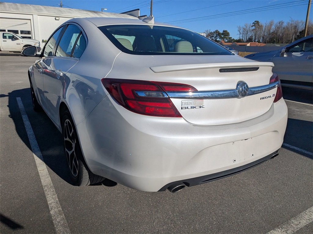 Used 2017 Buick Regal Sport Touring image 6