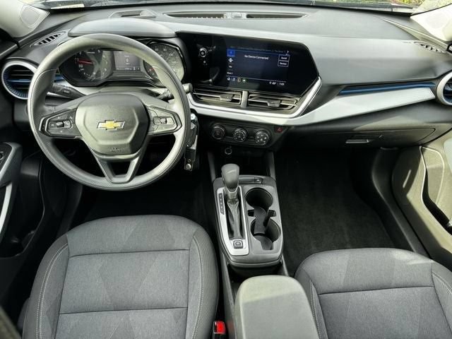 Used 2025 Chevrolet Trax LS FWD image 12
