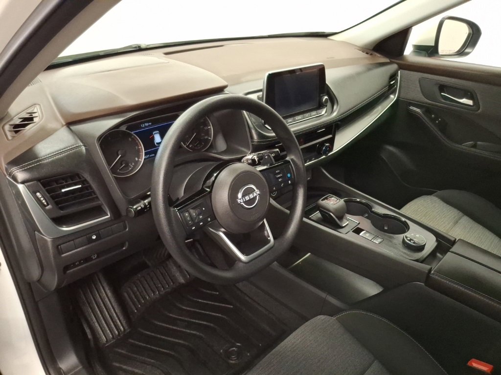 Used 2023 Nissan Rogue SV image 17