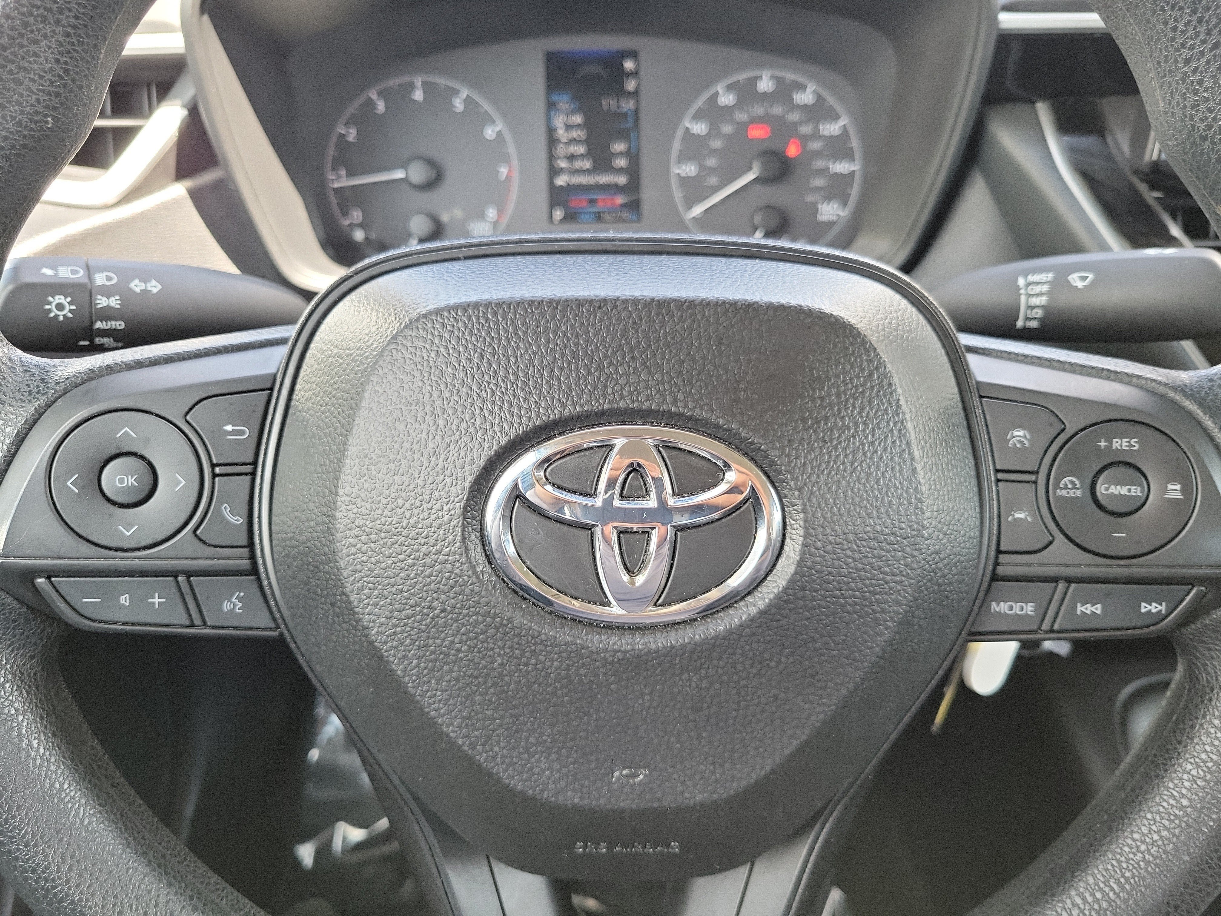 Used 2025 Toyota Corolla LE FWD image 21