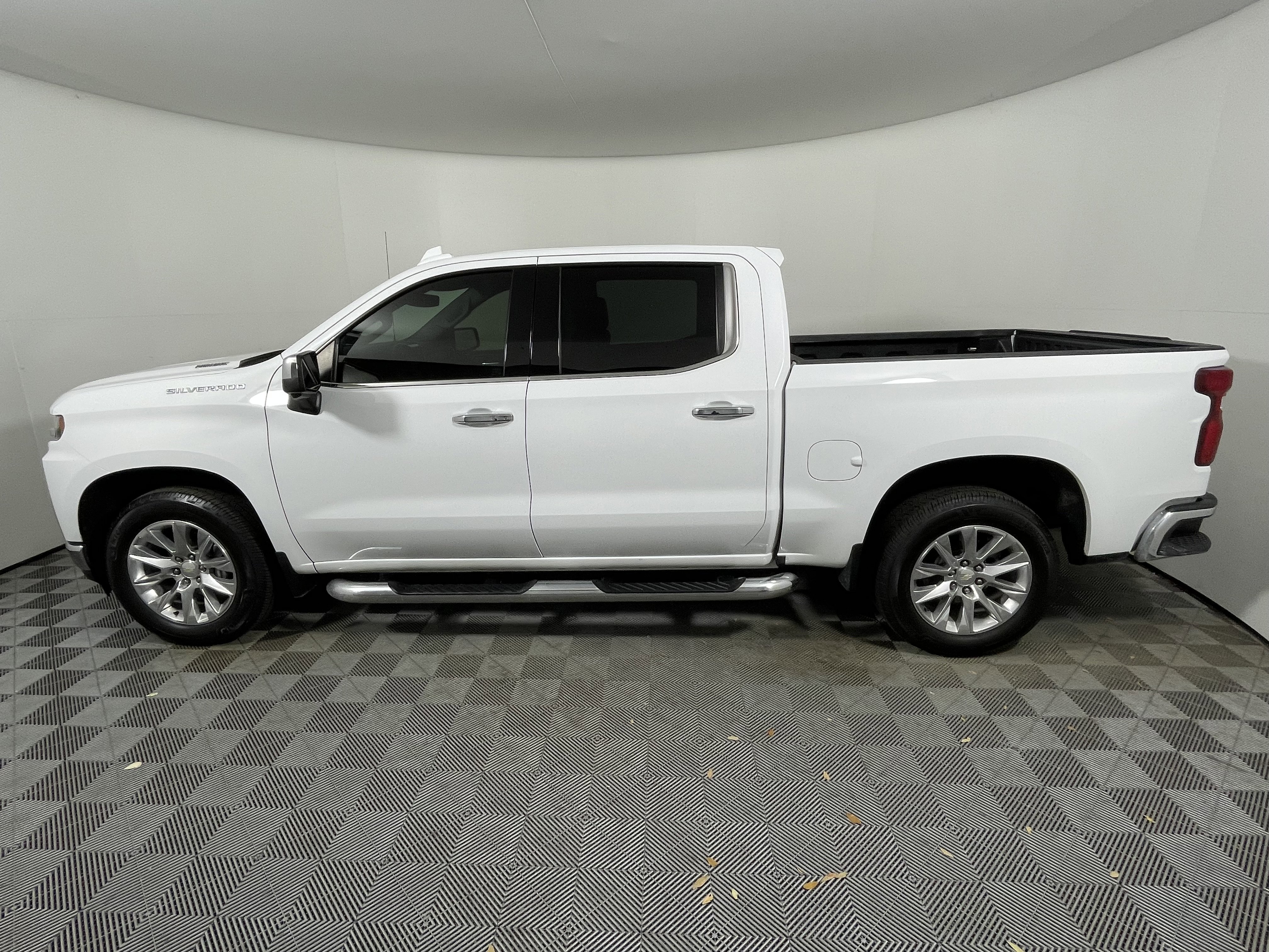 Used 2021 Chevrolet Silverado 1500 LTZ image 2