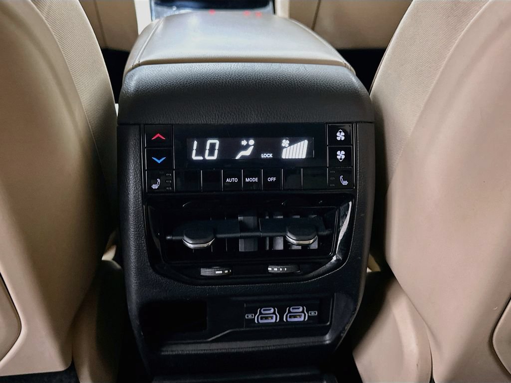 Used 2022 Jeep Grand Cherokee L Limited RWD image 26