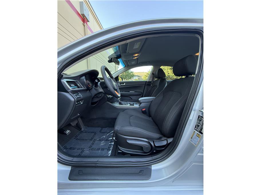 Used 2020 Kia Optima LX image 10