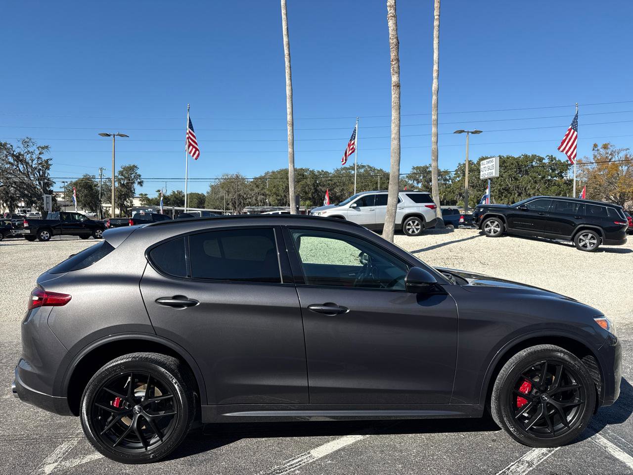 Used 2021 Alfa Romeo Stelvio Ti w/ Nero Edizione AWD/4WD image 6