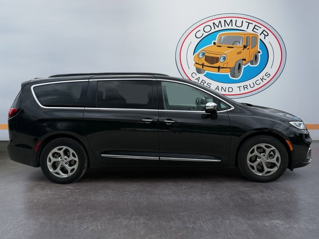 Used 2023 Chrysler Pacifica Limited FWD image 7