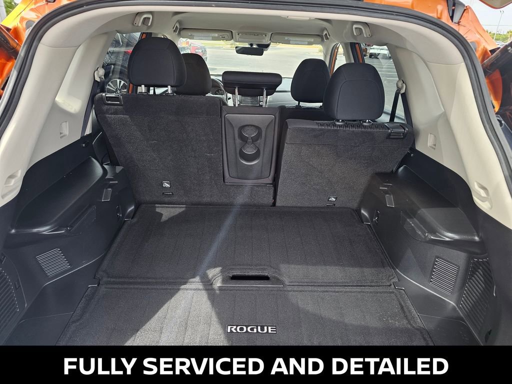 Used 2019 Nissan Rogue SV image 11