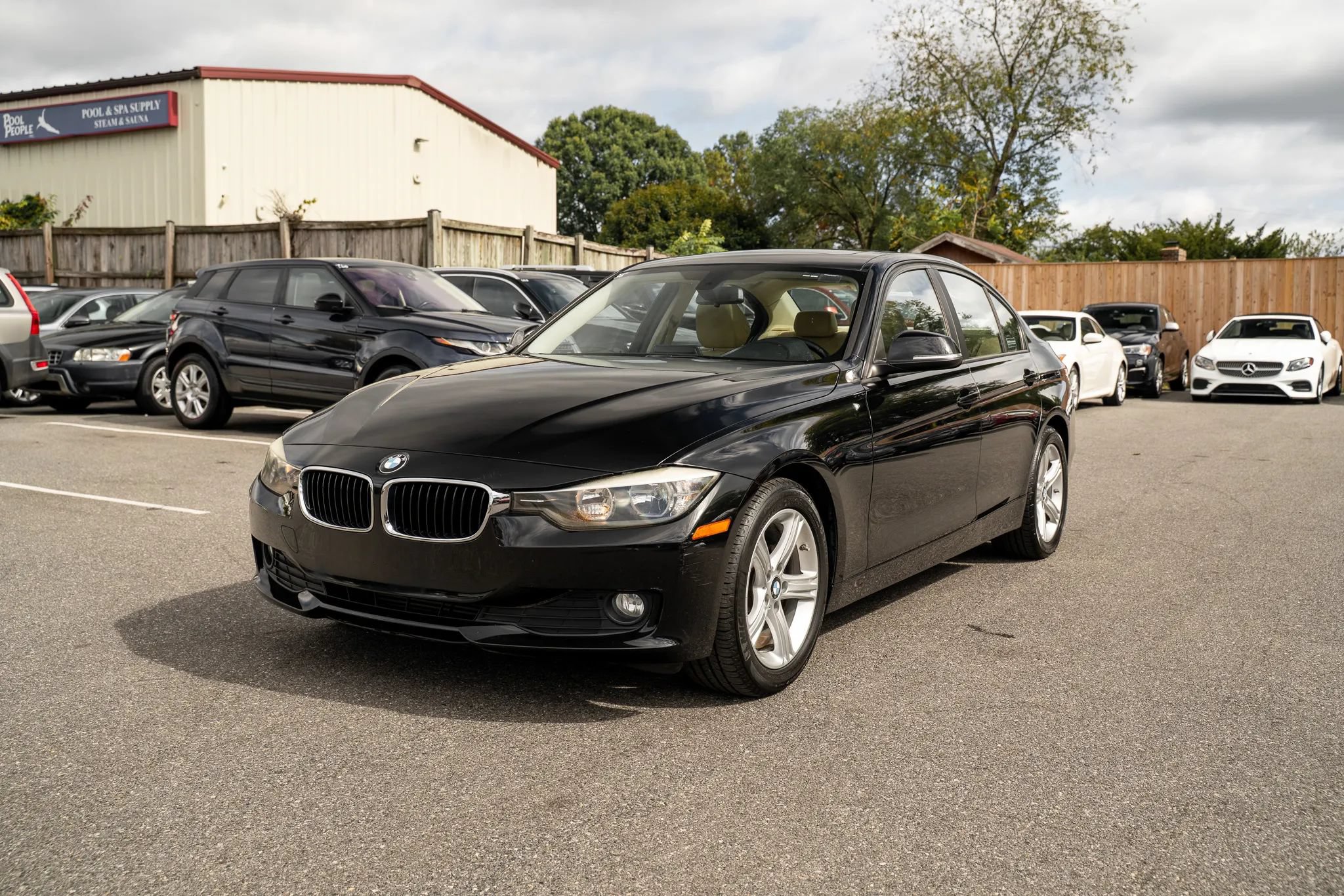 Used 2013 BMW 320i xDrive Sedan AWD/4WD image 5