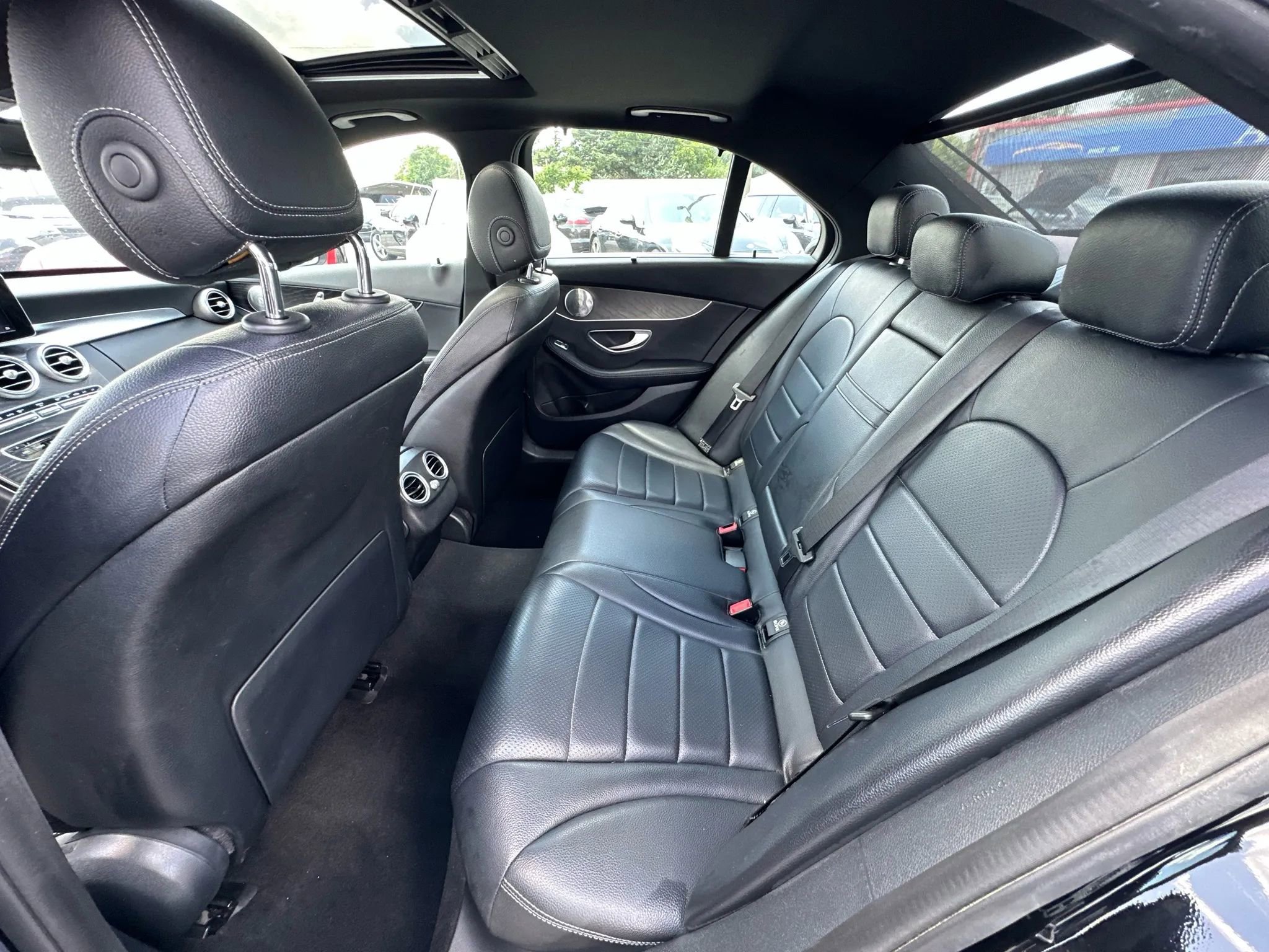 Used 2018 Mercedes-Benz C 350e Sedan w/ Premium Package image 17