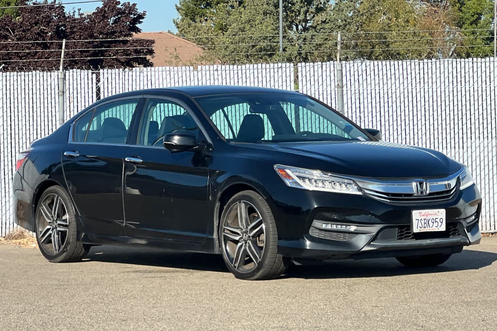 Used 2016 Honda Accord Touring image 7