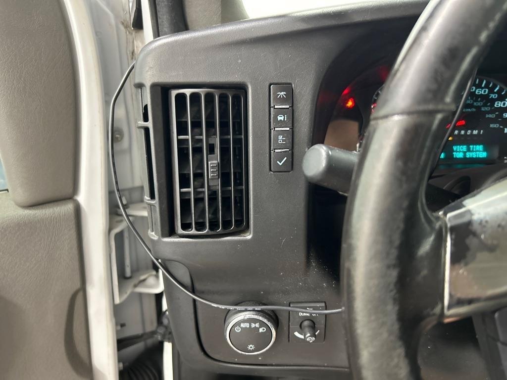 Used 2019 Chevrolet Express 2500 Extended w/ Driver Convenience Package RWD image 17