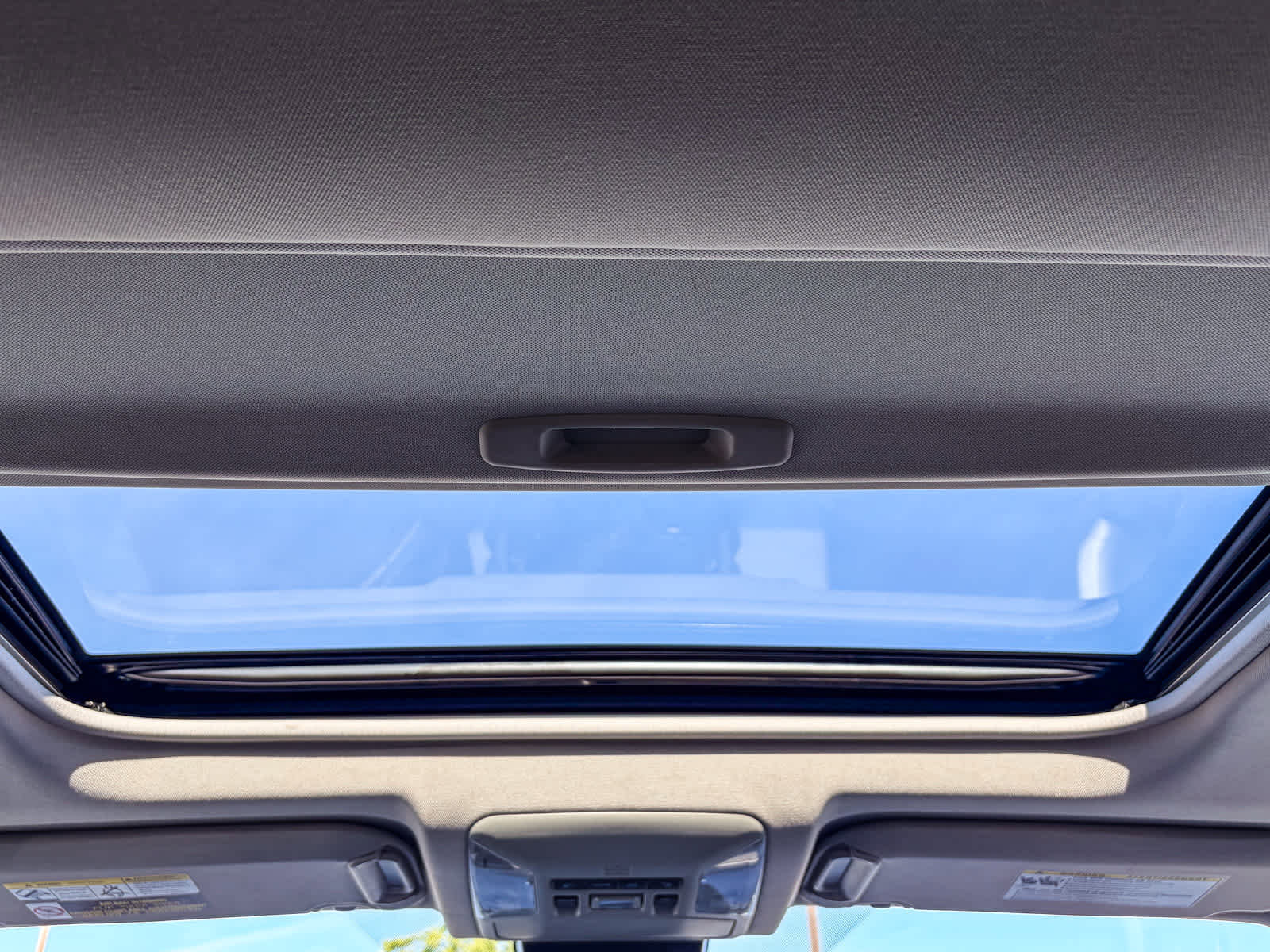 Used 2022 Toyota RAV4 Limited image 15