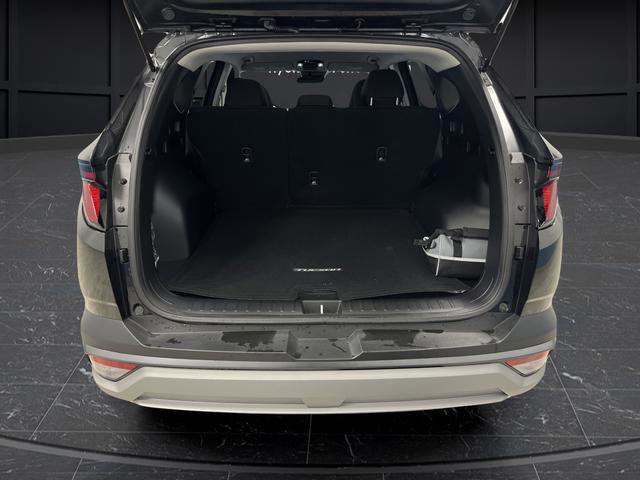 Used 2025 Hyundai Tucson SE image 12