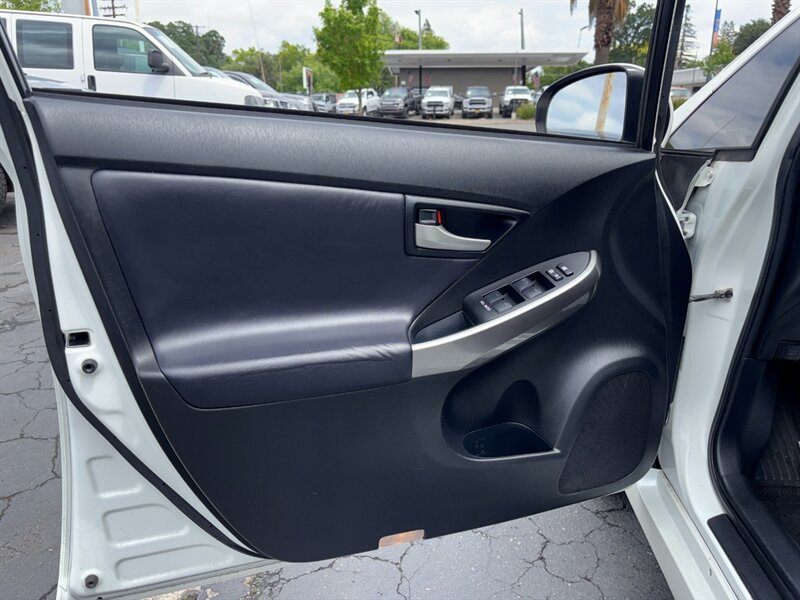 Used 2013 Toyota Prius Persona Series FWD image 15