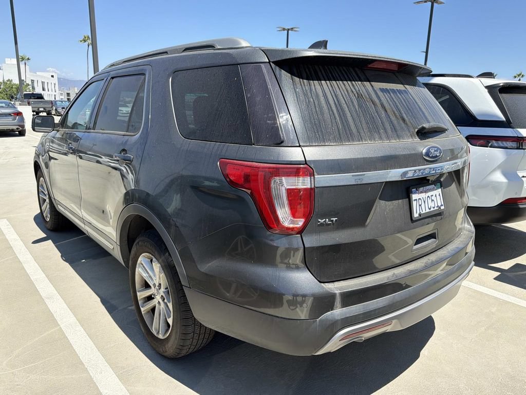 Used 2016 Ford Explorer XLT w/ Equipment Group 202A FWD image 10