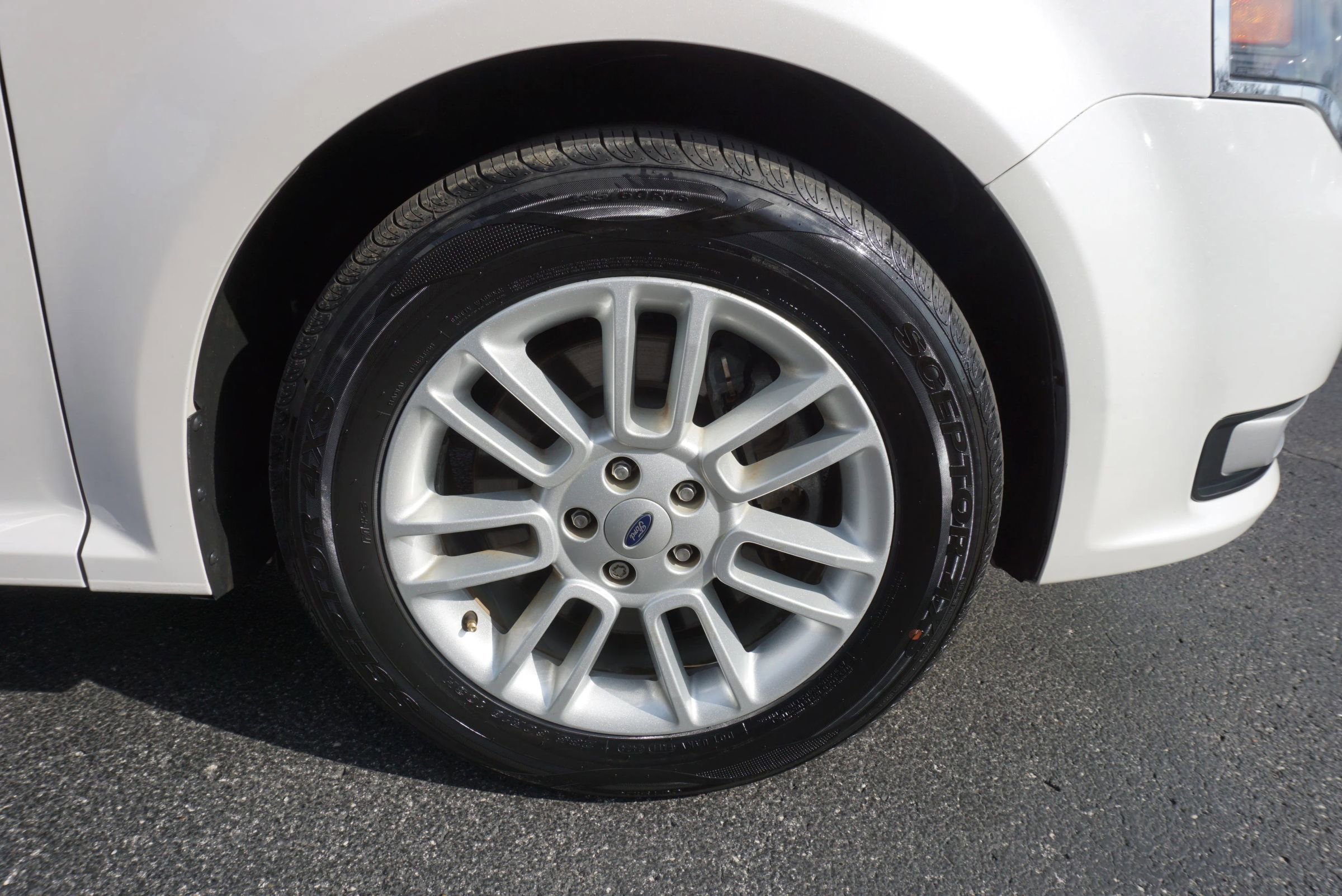 Used 2019 Ford Flex SEL image 39